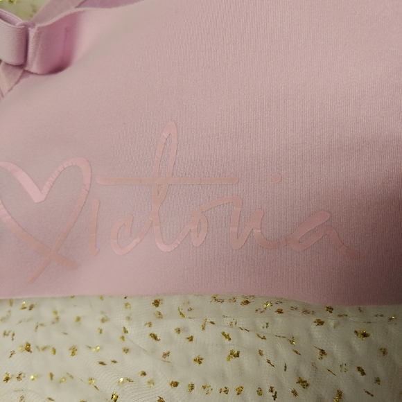 VICTORIA SECRET BRA.  34D - Picture 2 of 5